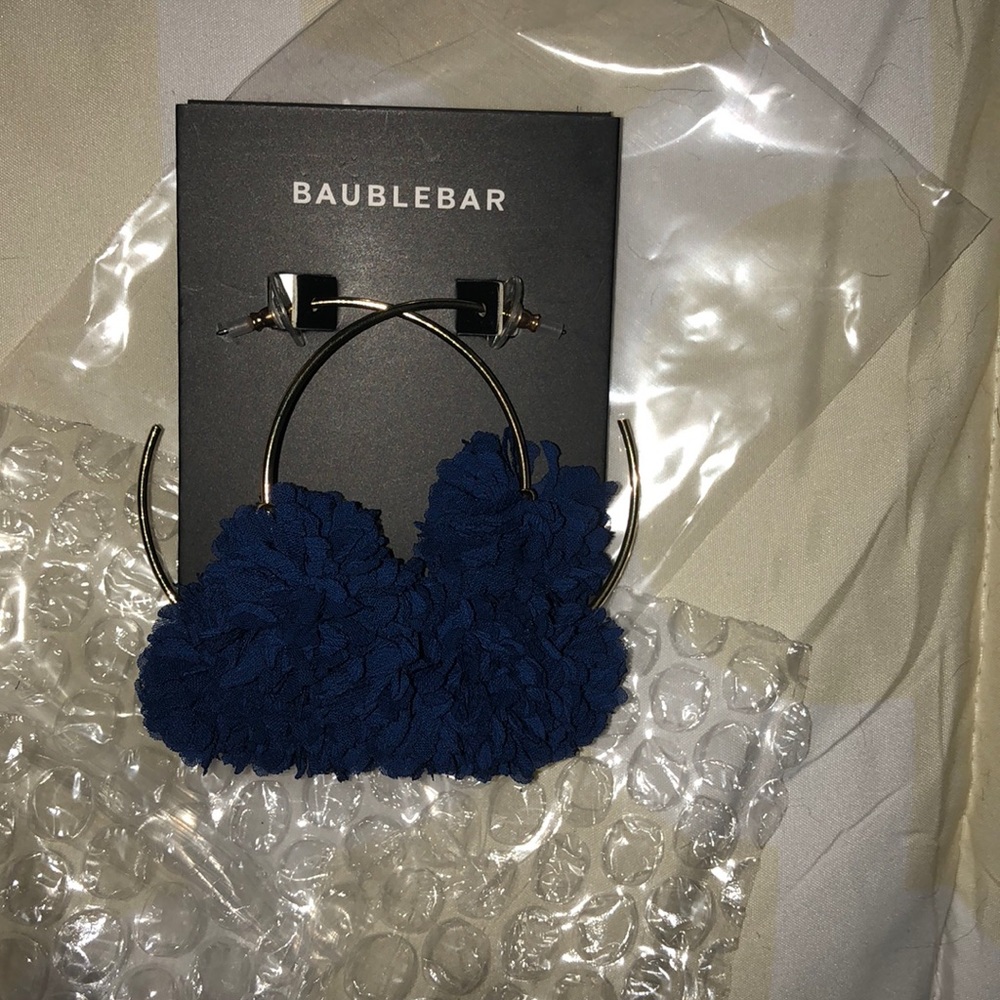 Bauble Bar PE SANCHIA HOOPS NWT